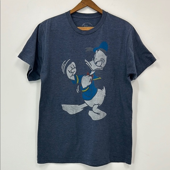 Disney Donald Duck Graphic T-Shirt Navy Vacation Mickey Size Large Mickey Travel - Picture 1 of 4